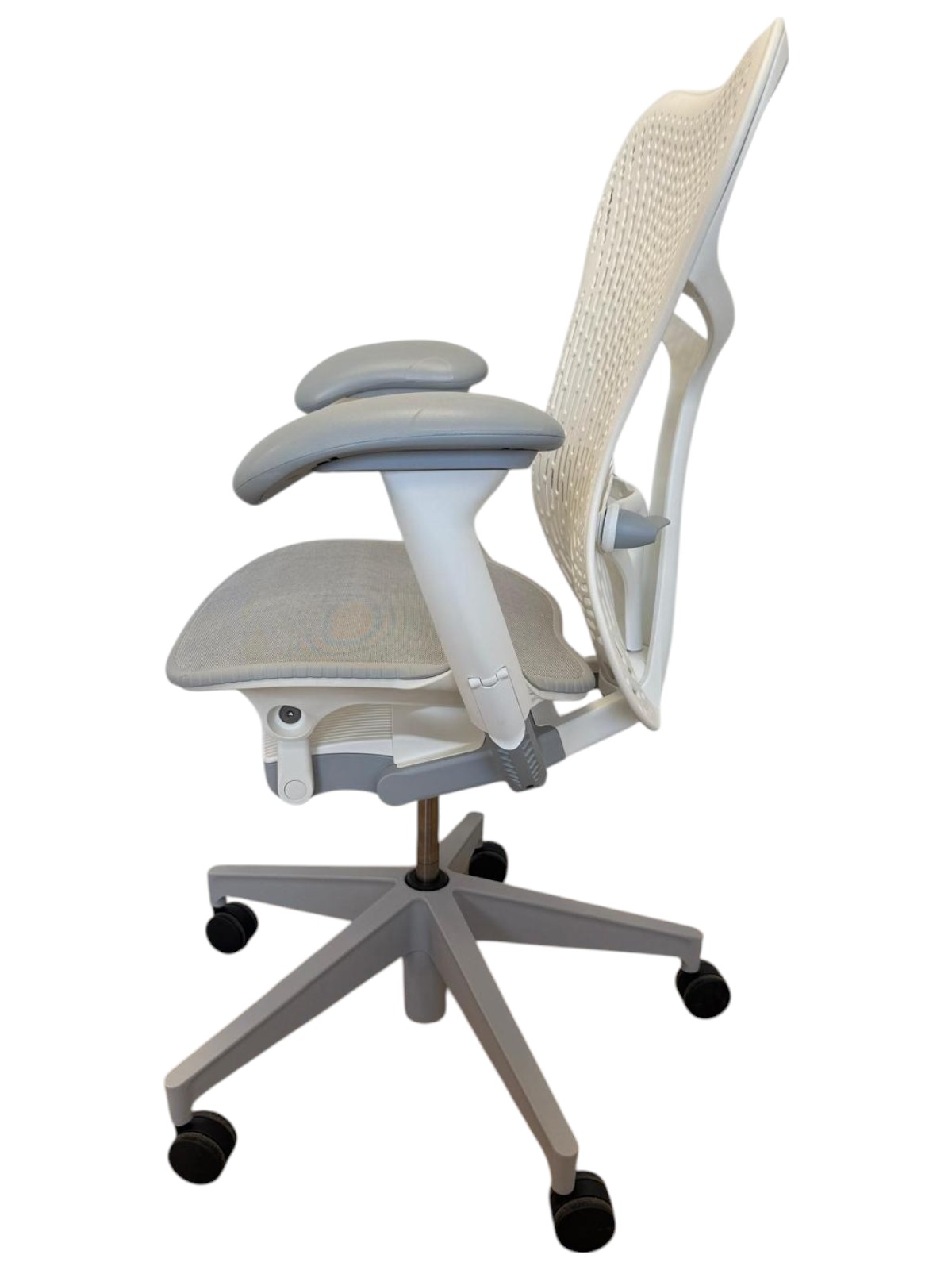 Herman Miller Mirra 2 Alpine
